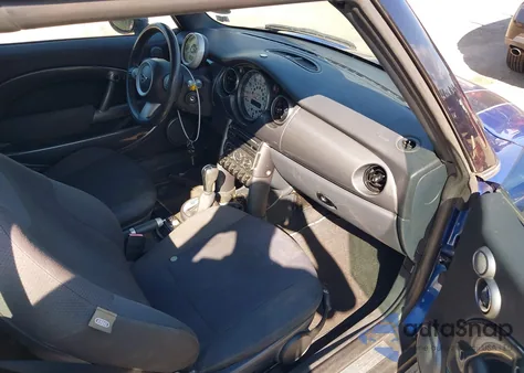 2005 Mini Cooper z USA, uszkodzony, nr VIN WMWRF33415TG11988